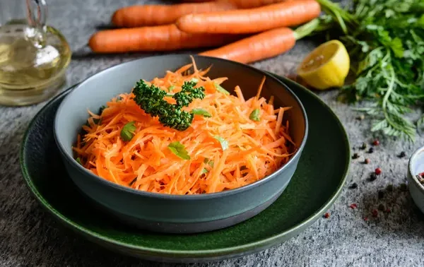 Salad Wortel: Pilihan Sehat yang Sedang Tren di 2025