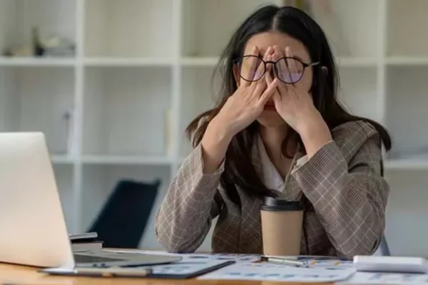 Krisis Kesehatan Mental di Kalangan Pekerja: Tantangan dan Solusi